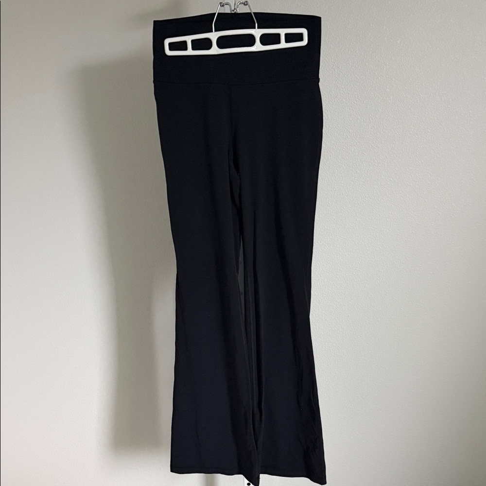 Aritzia TNA Action Flare Legging